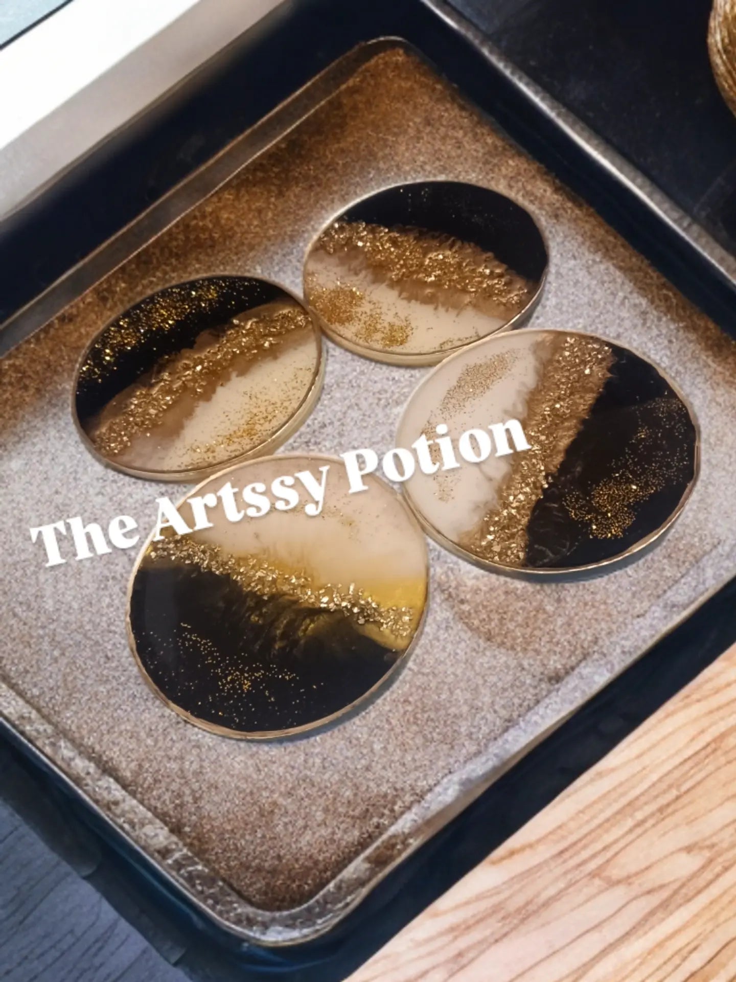 Monochrome Edit | Luxury Table Accessories | Handmade Resin Coaster set Glass Finish