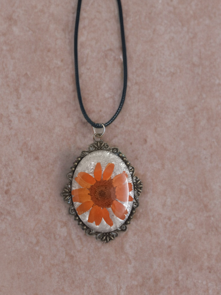 Amber Daisy Vintage Pendant Necklace