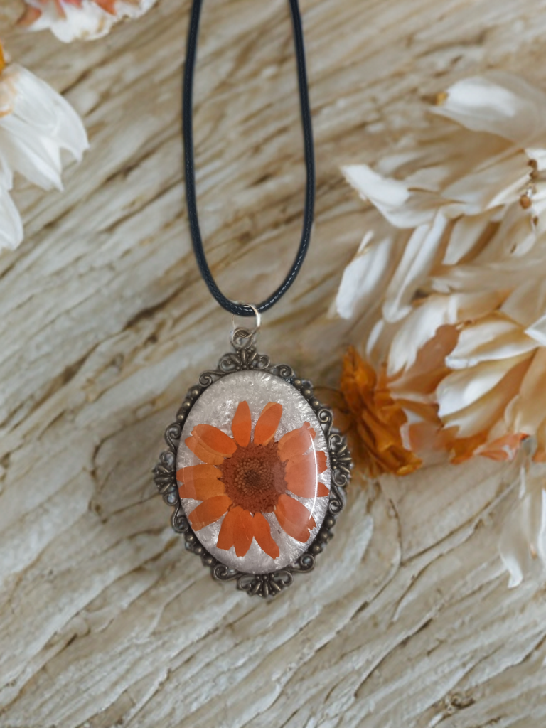 Amber Daisy Vintage Pendant Necklace